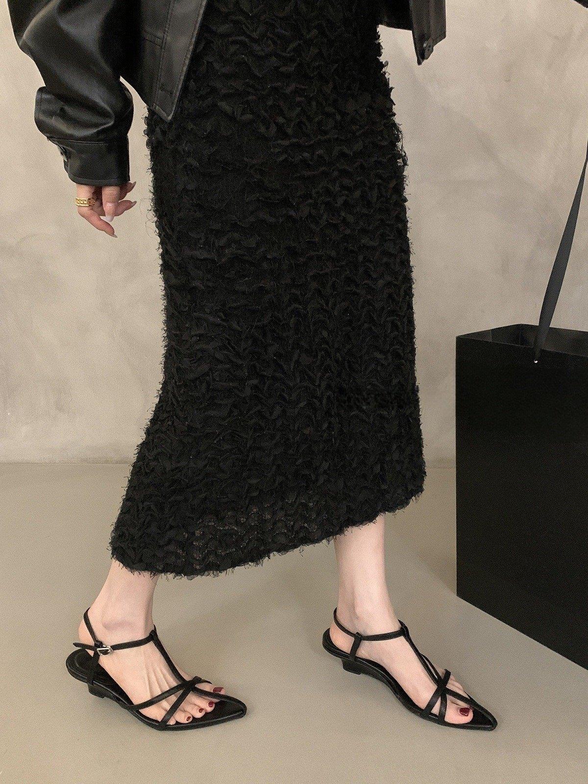 

French retro cross strap Roman sandals women s outer wear 2025 summer new with skirt wedges pointed sandals 35