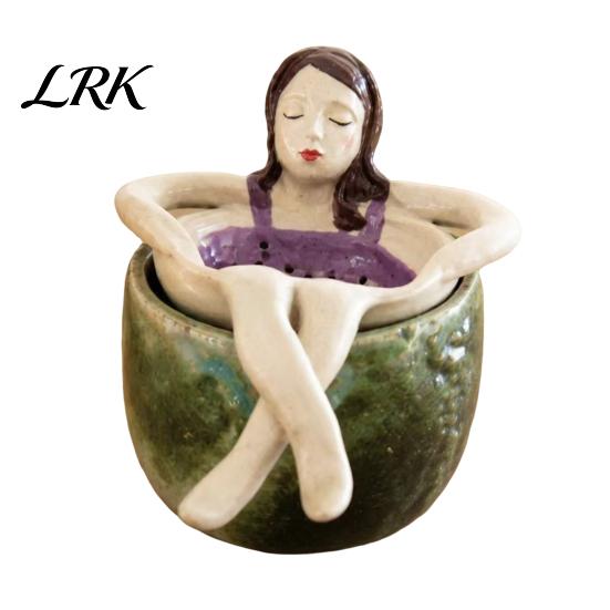 Decorative Tea Steeper for Lovers Bathing Girl Infuser Loose Leaf Tea, Fine Mesh Strainer, Creative Resin Personalized Accessory Sitting Figure Filter