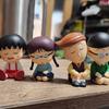 Novedad en Stock Anime Maruko Durmiendo Hombro con Hombro Caja Ciega Figura de Acción Linda Adorno de Escritorio Regalo Sorpresa Para Fans
