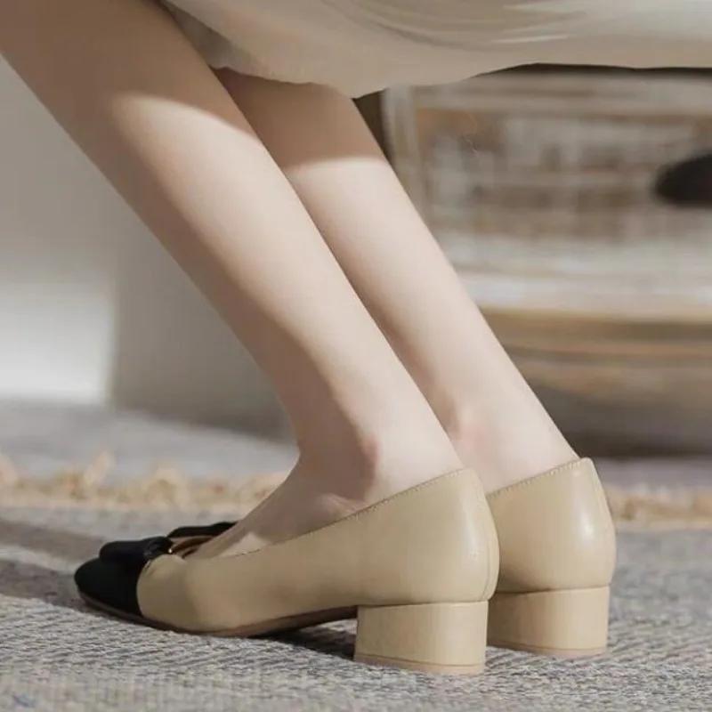Classiche Décolleté da Donna con Tacco Grosso e Fiocco Decorazione in Metallo Semplici Punta Quadrata Pelle Scarpe Singole Moda Scarpe da Abito Taglia Plus 42