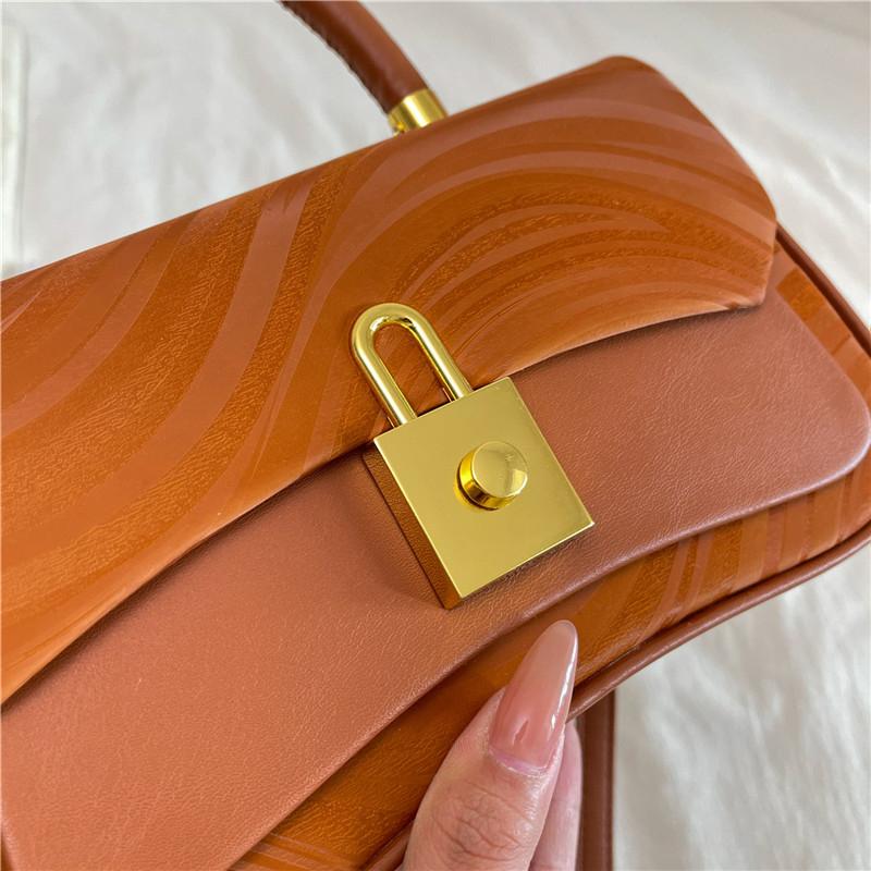 Fashion Women Shoulder Bag PU Leather Crossbody Bag Ladies Casual Daily Handbag with Adjustable Strap Lightweight Solid Color Commute Bag for Girls