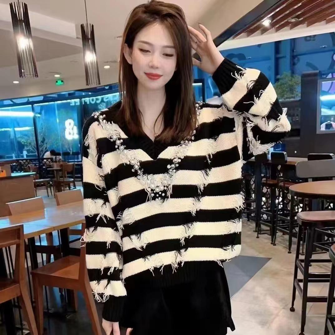 

Осень и зима новый свободный пуловер с V-образным вырезом и бахромой, модный полосатый вязаный свитер, женский топ чёрный