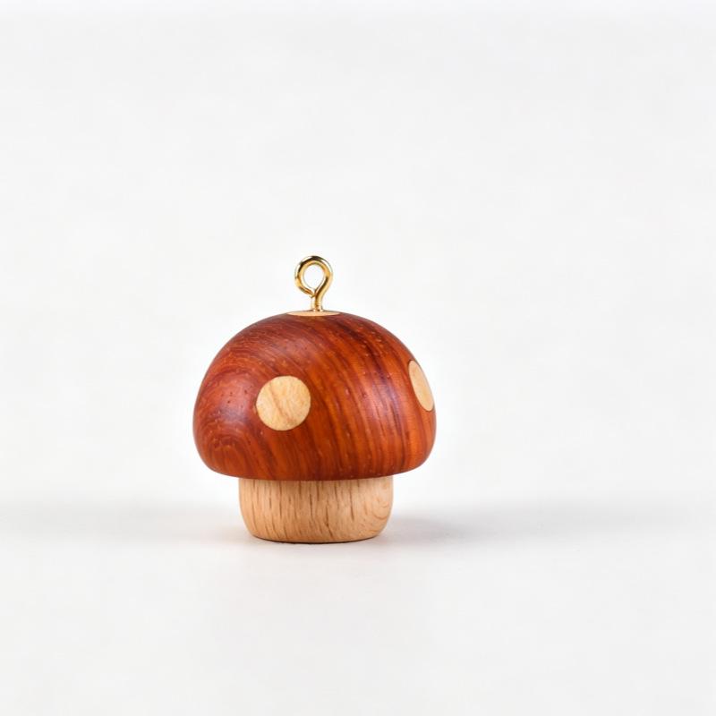 Carved Wooden Mushroom Charm – Handcrafted Home Decor & Phone Pendant