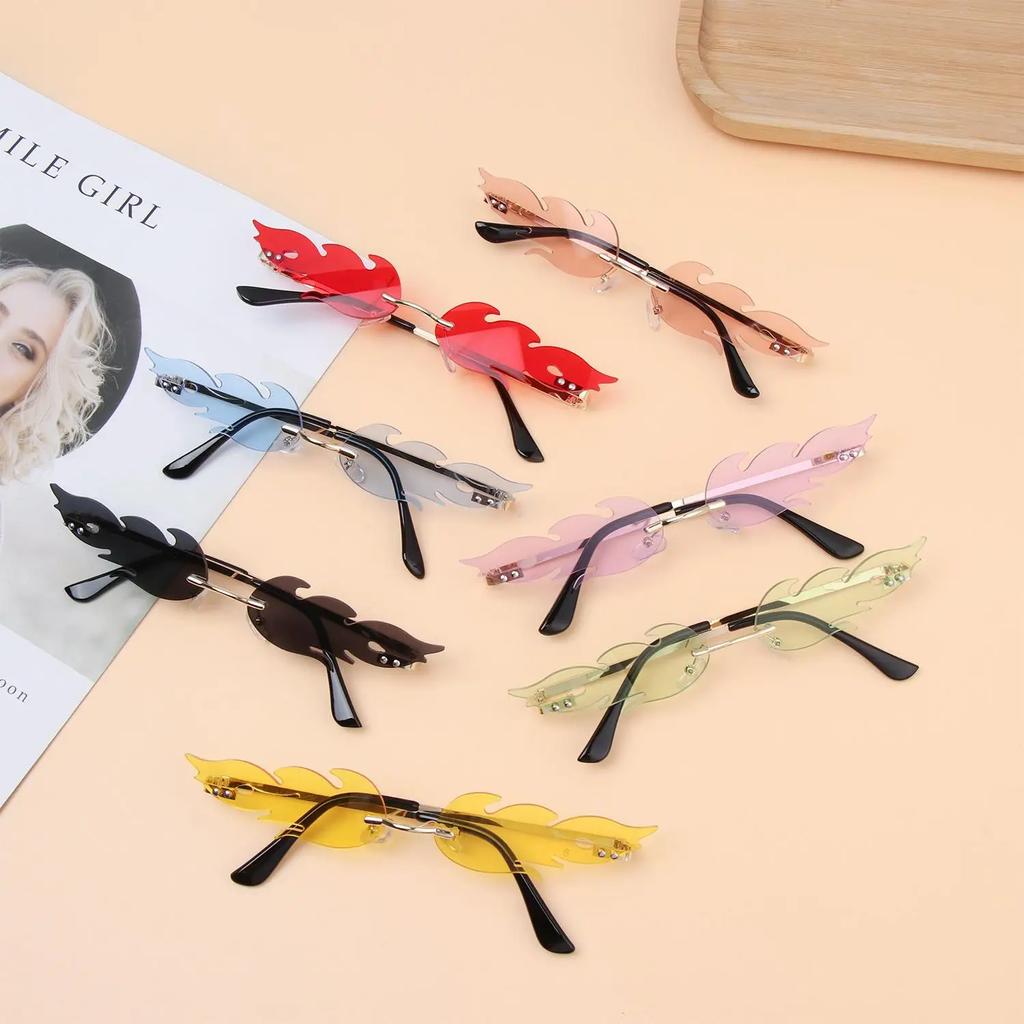 Dámské sluneční brýle s plameny Populární bezrámové sluneční brýle Novinka Kovový rám UV400 Sluneční brýle Cosplay Party Streetwear Brýle