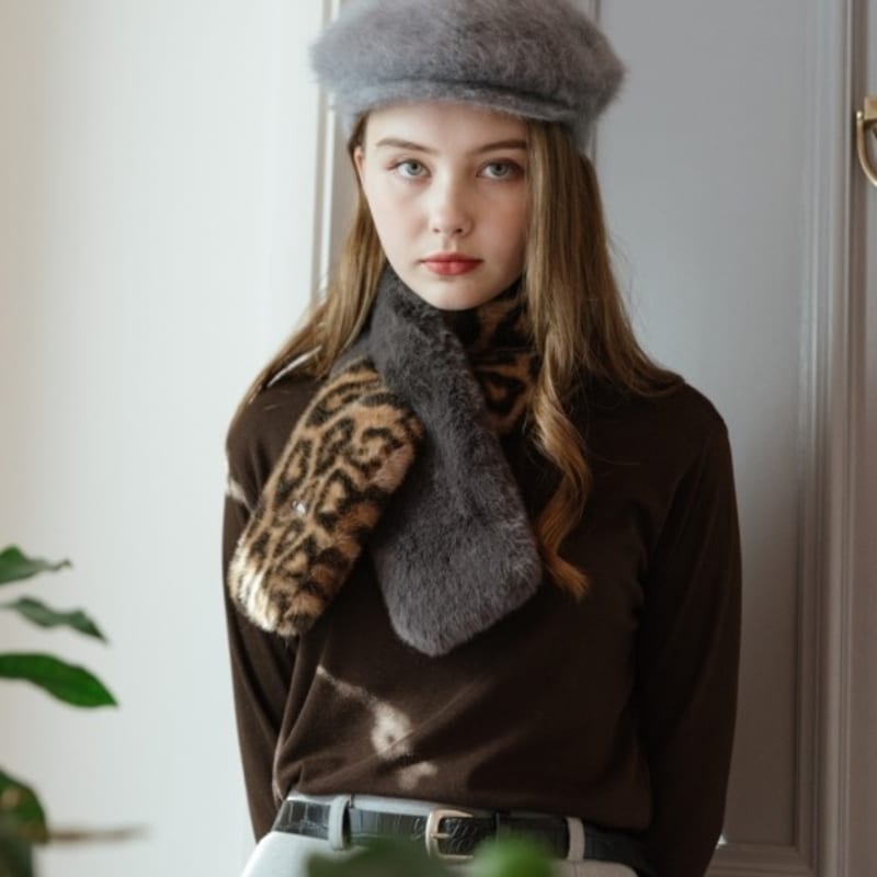 

MANES Bordeaux Fake Fur Muffler (3color) LeoBlue