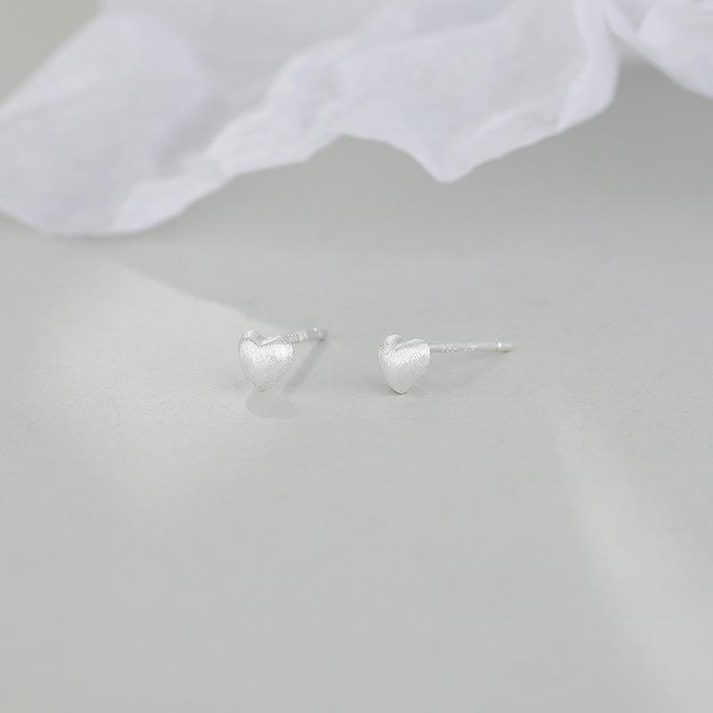 Love Everyday Heart Geometric Earrings for Women Small Personalized Earrings High-end
