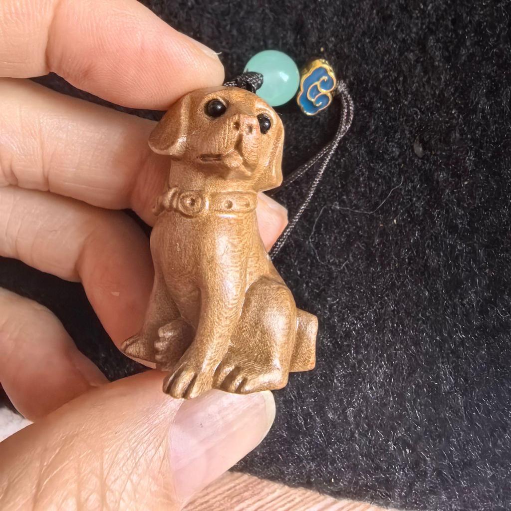 Peach Wood Zodiac Animals Keychain: Modern Chinese Style Cute Cartoon Pendant Gift