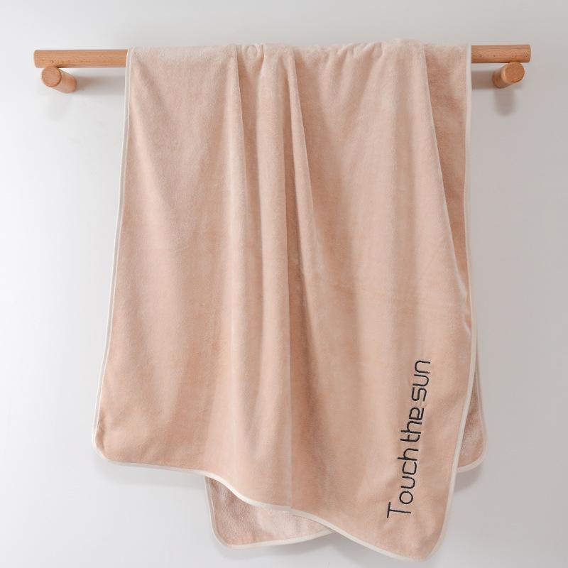 Quick Dry Microfiber Bath Towel - Soft, Absorbent, No Shedding, Large & Extra Thick for Adults 140x70 cm светло-желтого
