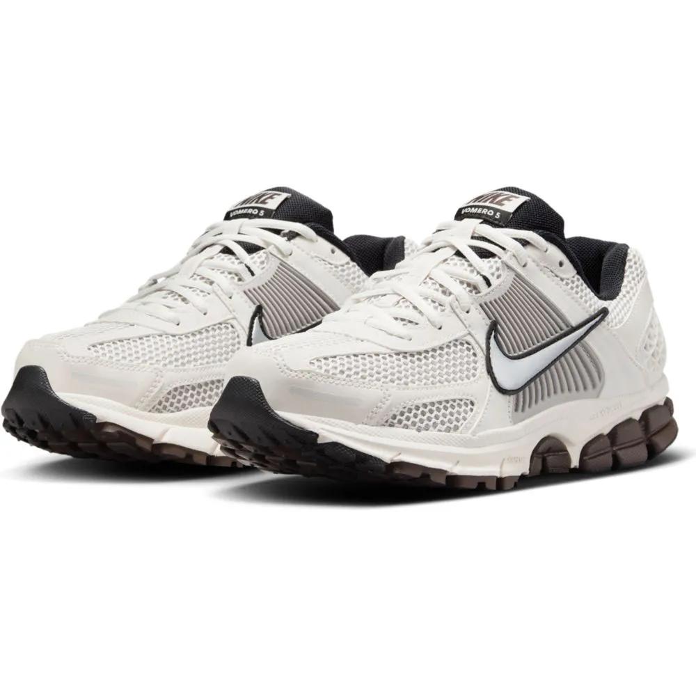 Nike Кросовки Zoom Vomero 5