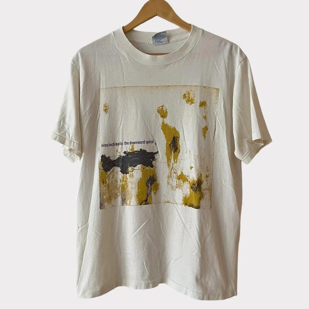 Nine Inch Nails Tour 2025 Shirt NIN Rote Spirale Abziehen Band AN55368