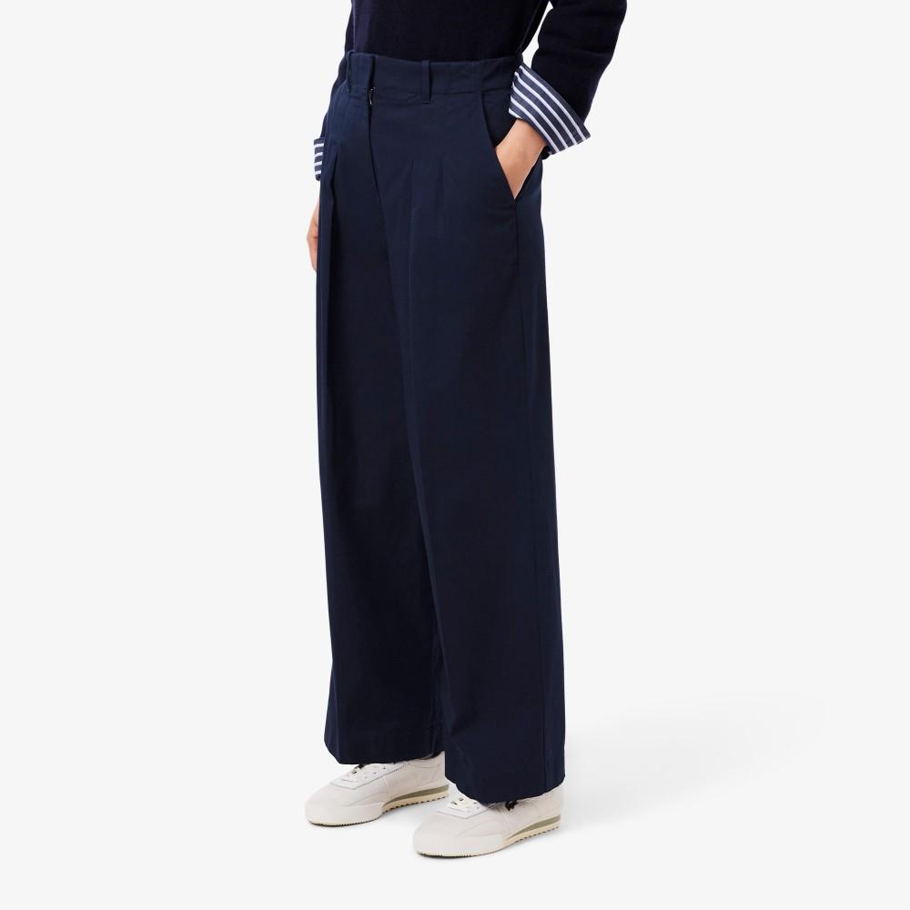[lacoste] Women's Wide Fit Chino Tuck Pants HF2445-55N166