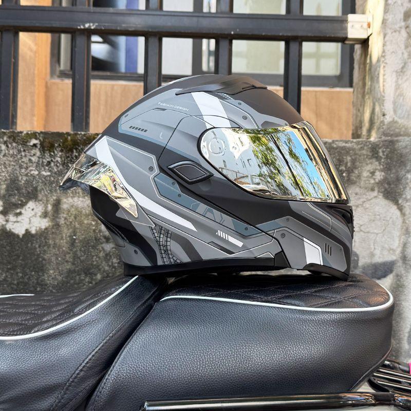 Motorcycle Helmets Men's and Women's Uncovered Helmets Winter Locomotive Helmets Four Seasons Bluetooth Riding