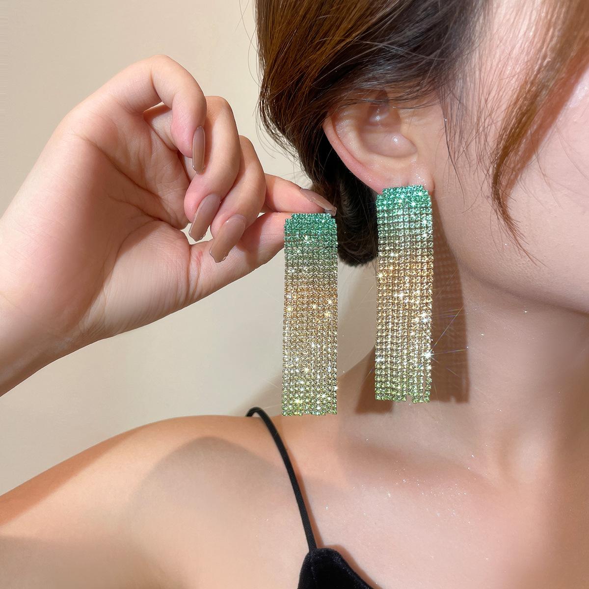 Темпераментные Геометрические Длинные Серьги с Блестящими Бриллиантами