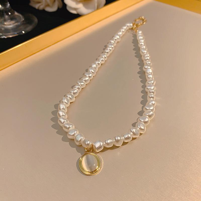 Baroque Pearl Necklace Women's Niche Light Luxury Versatile Love Beaded Collarbone Chain Temperament Pendant Wind