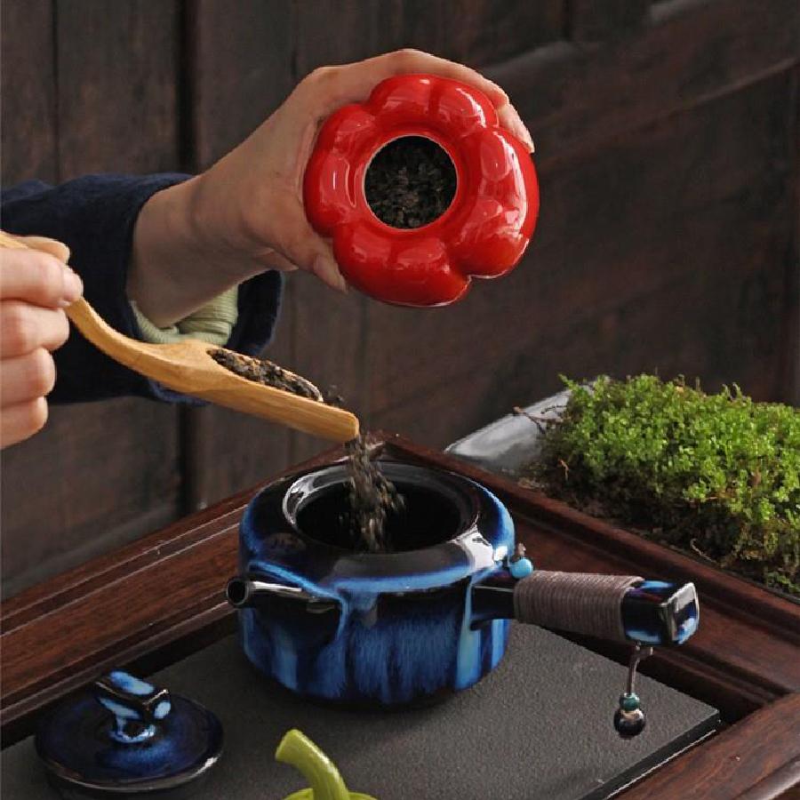 Pepper Shaped Ceramic Tea Storage Jar, Sealed Container with Lid, Used for Loose Leaf Tea Snacks and Spice Kitchen Jars