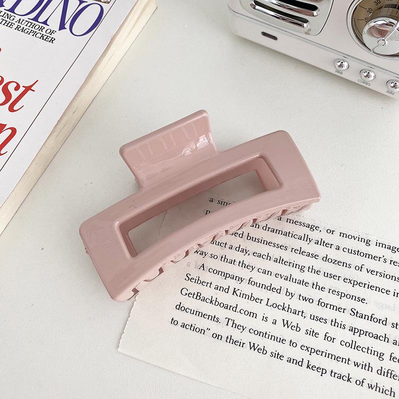 Versatile Milk Coffee Hair Clip: Large, Simple Shark Design for Women