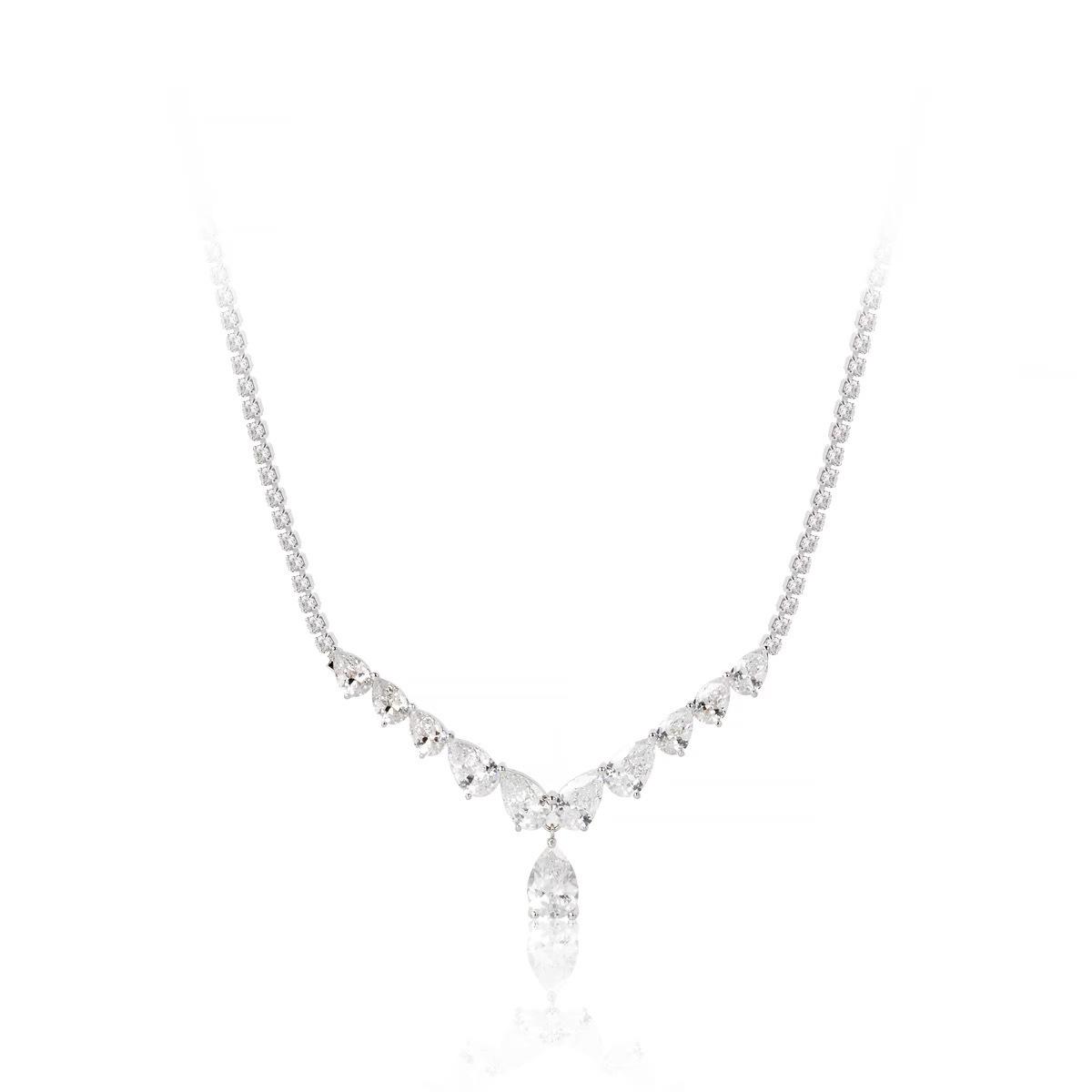 

Zhao Lusi Style Teardrop Zircon V-Shaped Clavicle Necklace - Elegant High-End Design with Full Diamond Accents