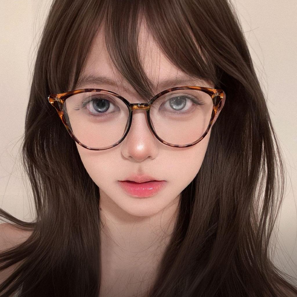 High-End Retro Ultralight Cat-Eye Tortoiseshell Women's Eyeglass Frames, Leopard Print, Slimming Design, Prescription Compatible