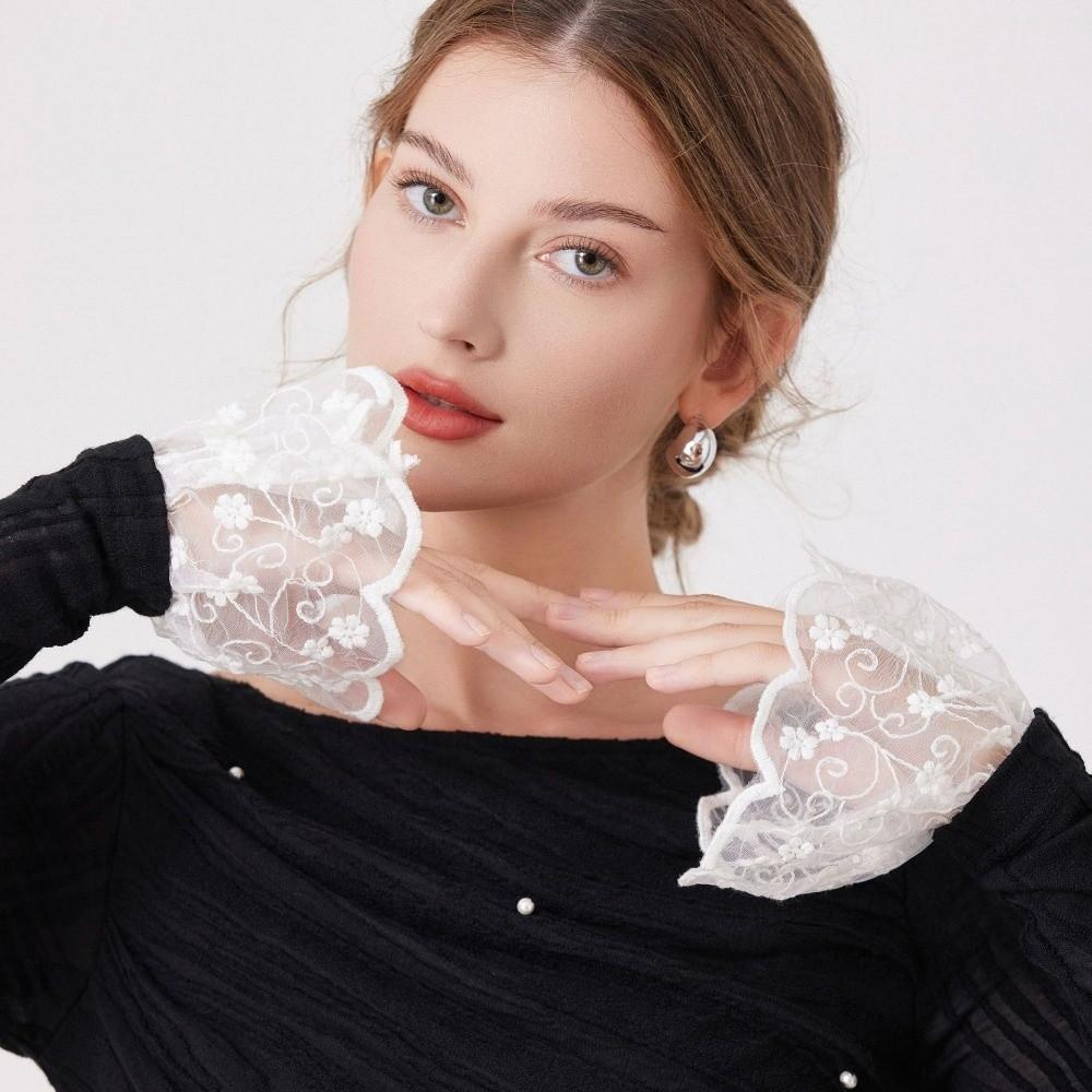 1 Pair Lace Material Lace Cuffs White Color Ruffled Wristband Detachable Cuffs Photoshoot