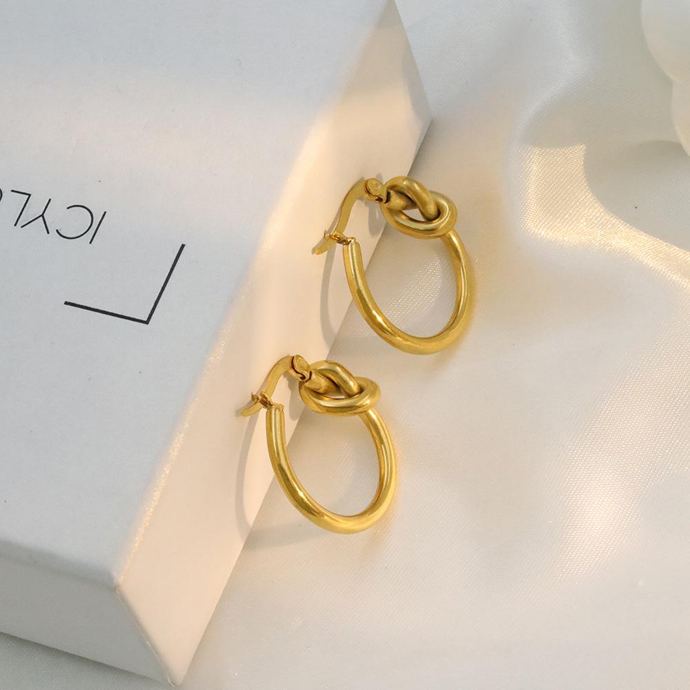 French Light Luxury 18K Gold Titanium Steel Stud Earrings Women'S Niche Personality Circle Knotted Earrings High-End Earrings