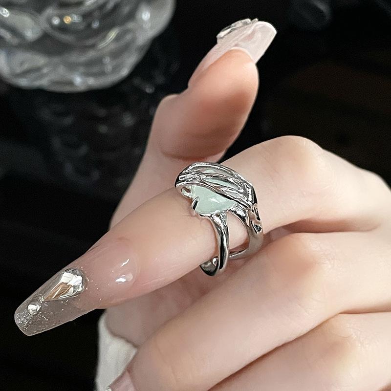 Dark Snake Personality Vintage French Irregular Folds Advanced Sense Cold Wind Opening Ring Female