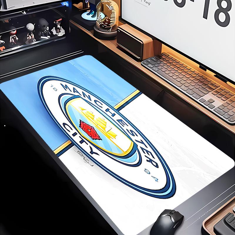Manchester City Fußballclub Thema Premium Rutschfestes Mauspadd mit Genähten Kanten, Strapazierfähiges Gummi-Material, für Schreibtisch & Gaming Tolle Geschenke