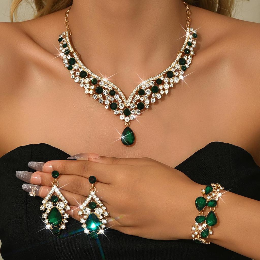 Vintage Evening Dress Jewelry Set: European & American Floral Necklace and Earrings