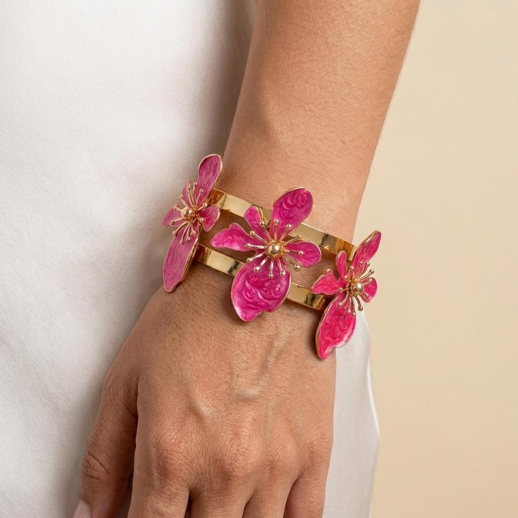 

Exaggerated Flower Butterfly Cuff Bracelet for Women Bohemian Dainty Enamel Flower Open Bangle Beach Party Jewelry Gift