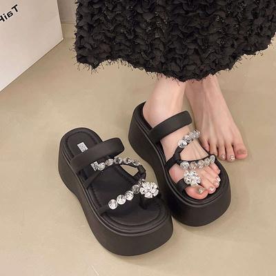 Muffin Thick-soled Heightening and Cool Slippers for Women's Summer Wear 2025 New Models with Skirts, Fashionable Cover, Toe Rhinestone High-heel