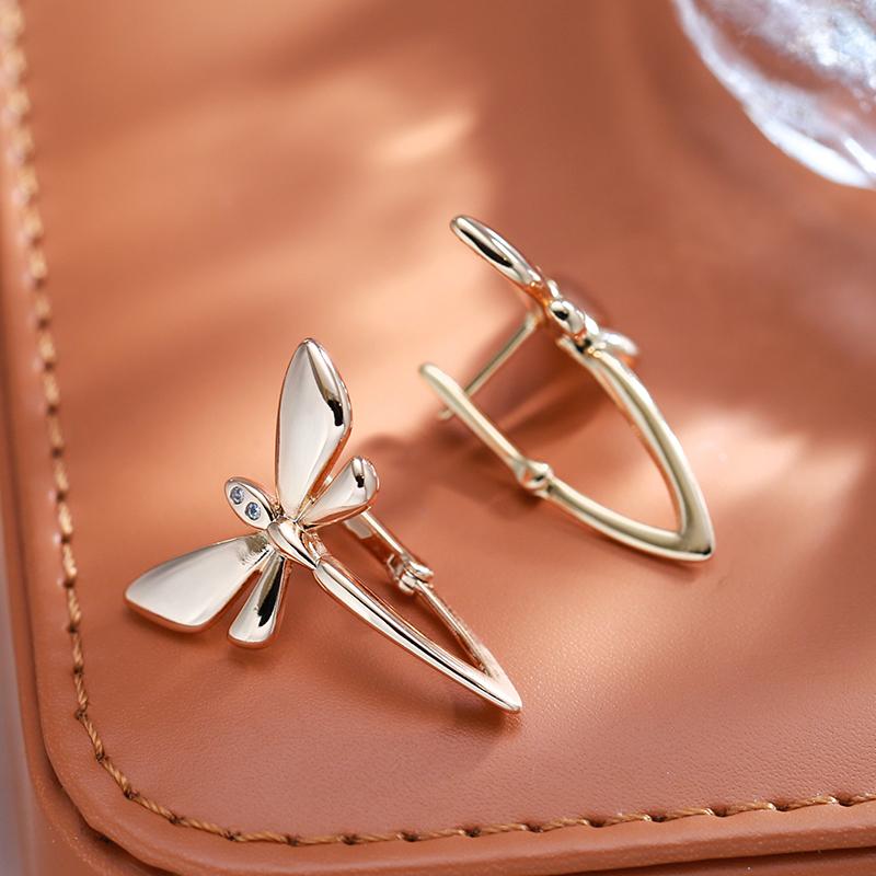 Cercei cu pandantiv cu libelule de culoare aurie, bijuterii minimaliste pentru femei