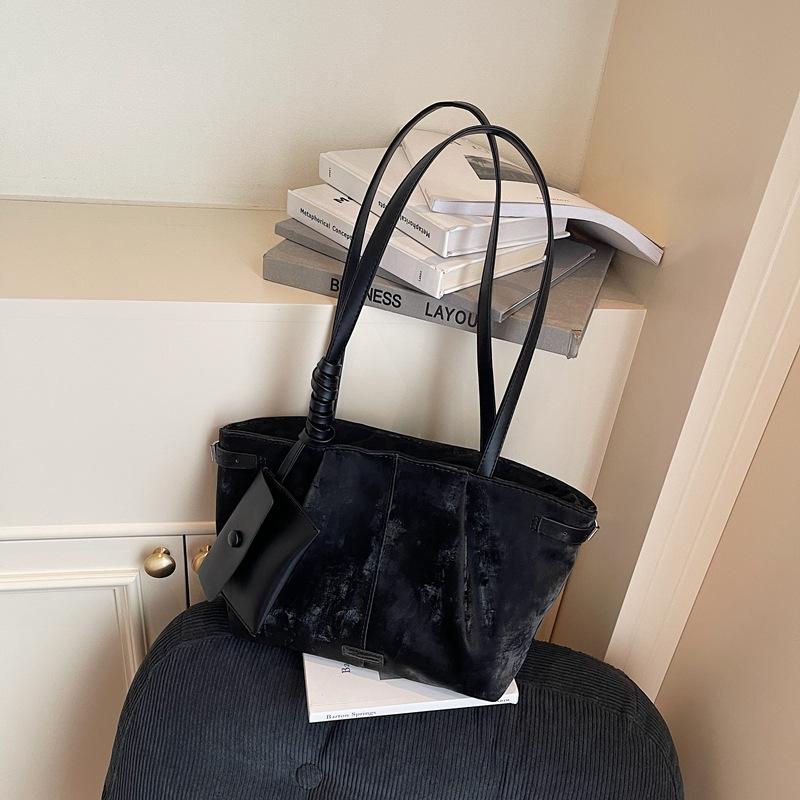 Spring fashion large-capacity shoulder commuter bag women's bag 2025 new simple support bag versatile underarm bag ins