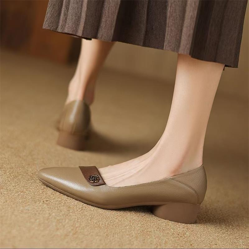 Shallow single shoes new comfortable pointed soft sole color matching retro French style low heel leather shoes