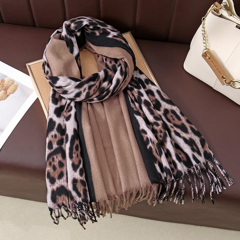 Autumn and winter new fashion retro atmosphere leopard print fringed imitation cashmere scarf women's millennial style thickened shawl