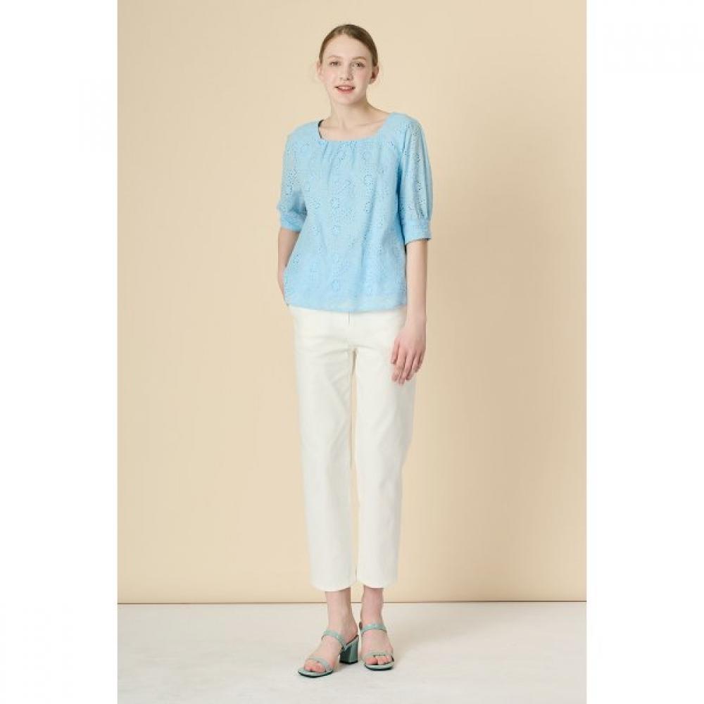 BCBG Raglan Embroidered Blouse B3m4b428