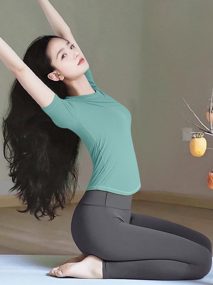 2026 Women s Slim Fit Yoga & Pilates Suit: Short Sleeve Top for Running & Fitness L