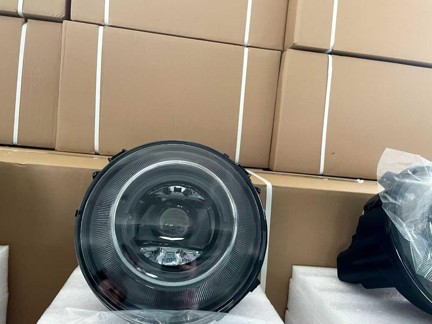 

Mercedes-Benz G-Class W463 00-18 Geometric Headlights with LED Daytime Running Lights