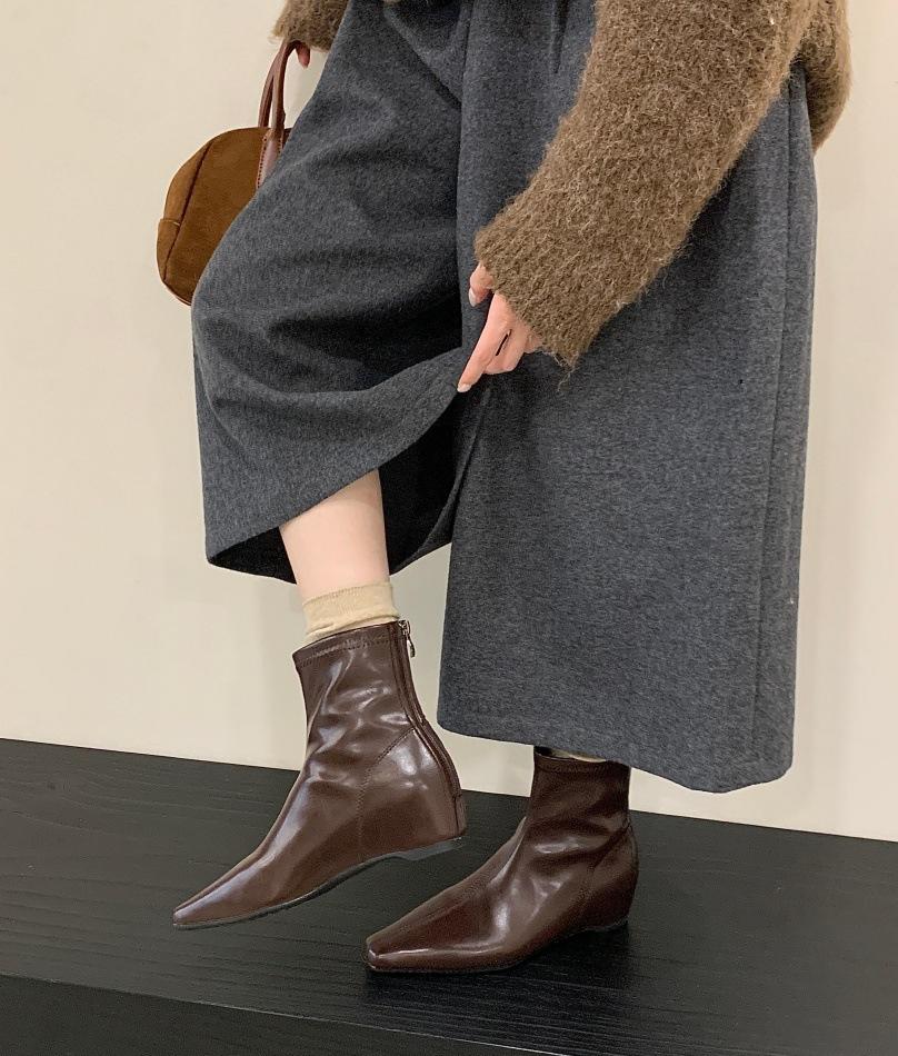 

Inner heightening pointed toe and ankle short boots women s 2025 autumn and winter new short tube elastic and thin thick high heel small naked single 39 темно-коричневого