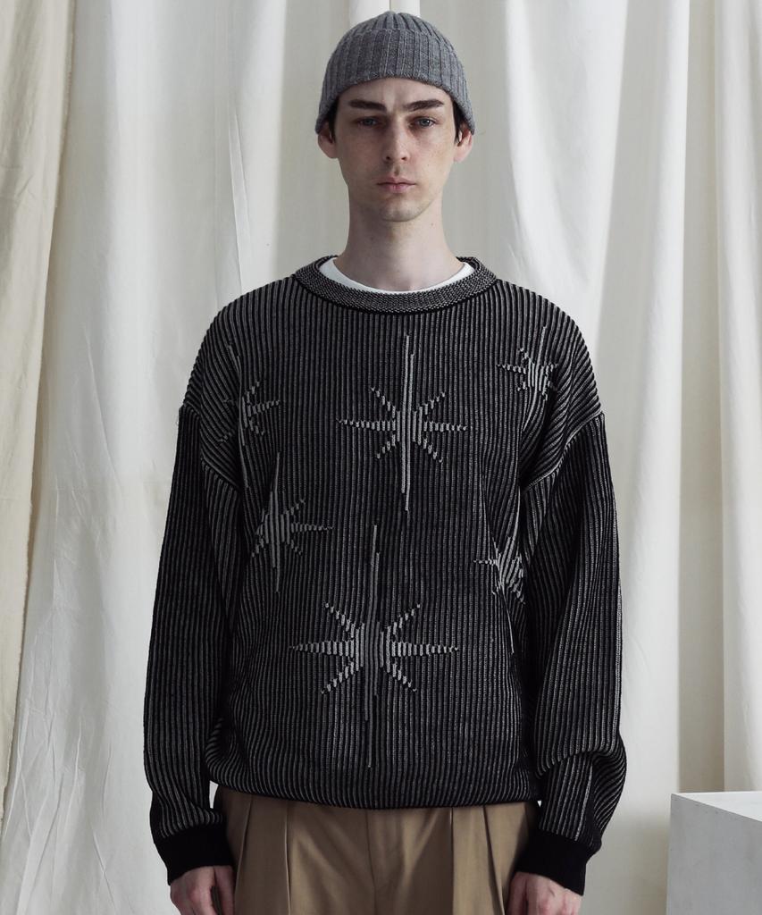 STAGE NAME Two-Tone Winter Stars Round Neck Oversized Knit_Black