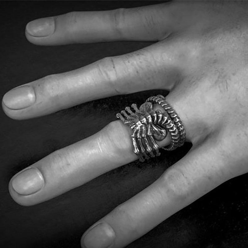 Hot Selling Punk Motorcycle Style In Europe and America, Personalized and Domineering Skull Claw Ring