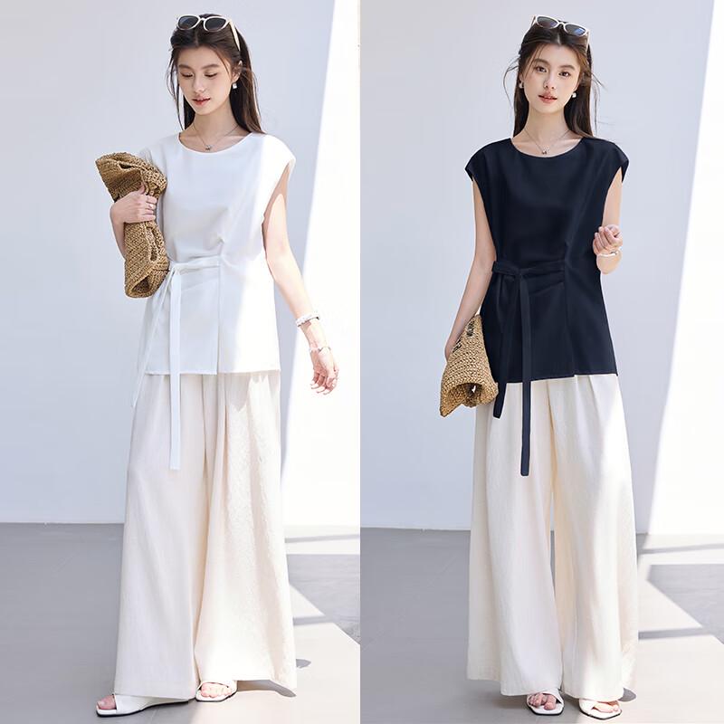 VICTORIA&VERA Pleated Waist Sleeveless Blouse