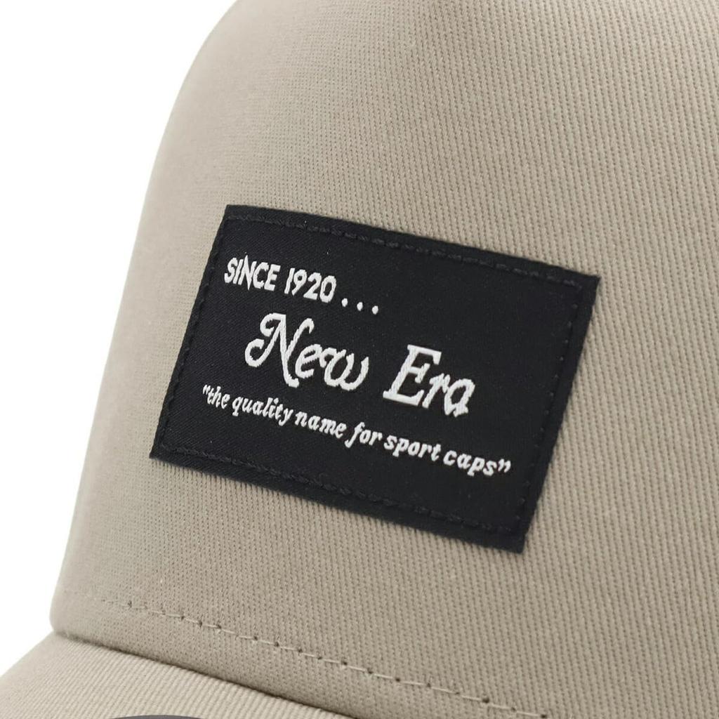 New Era 9FORTY Cap Pebble Beige with Black Exclusive to and Snapback A stylish streetwear perfect for travel and sun A great A-Frame (14666228
