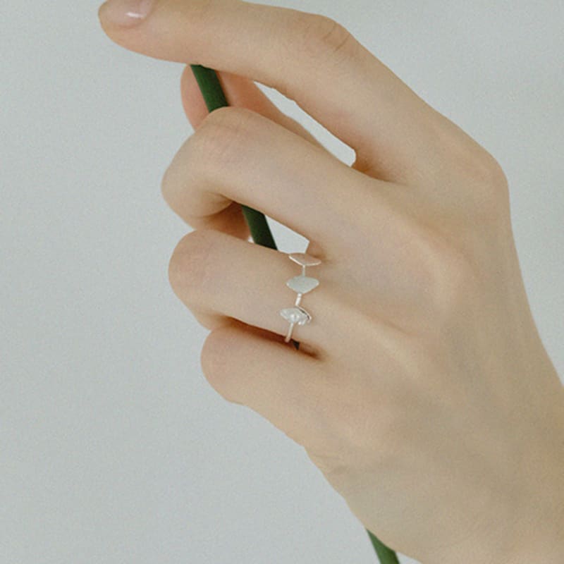 Pinaf Pearl Leafs Ring