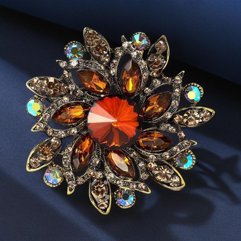 1Pcs Elegant Lapel Flower Pin Exaggerated Fashion Retro Vibrant Colorful Crystal Glass Brooch Pin Women'S Large Coat Accessories