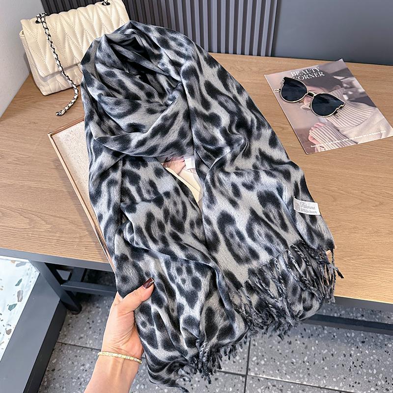 Women Scarf Luxury Autumn Winter Warm Vintage Leopard Print Scarve Pashmina Mujer Femme Foulard Bufanda
