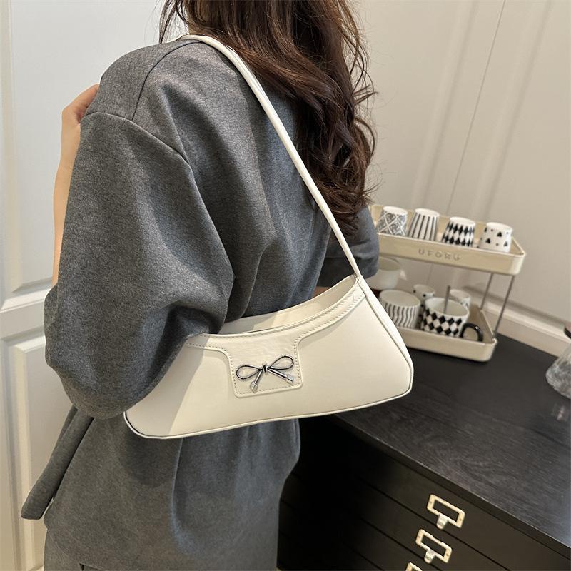 Spring Popular Bow Small Bag Women's 2025 New Fashion Underarm Crescent Bag Texture Versatile Messenger Bag