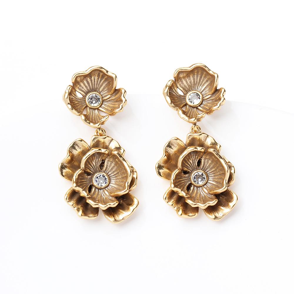 European and American retro and old bronze stud earrings, gold-plated stone-inlaid atmospheric earrings, earrings, versatile earrings, personalized fa