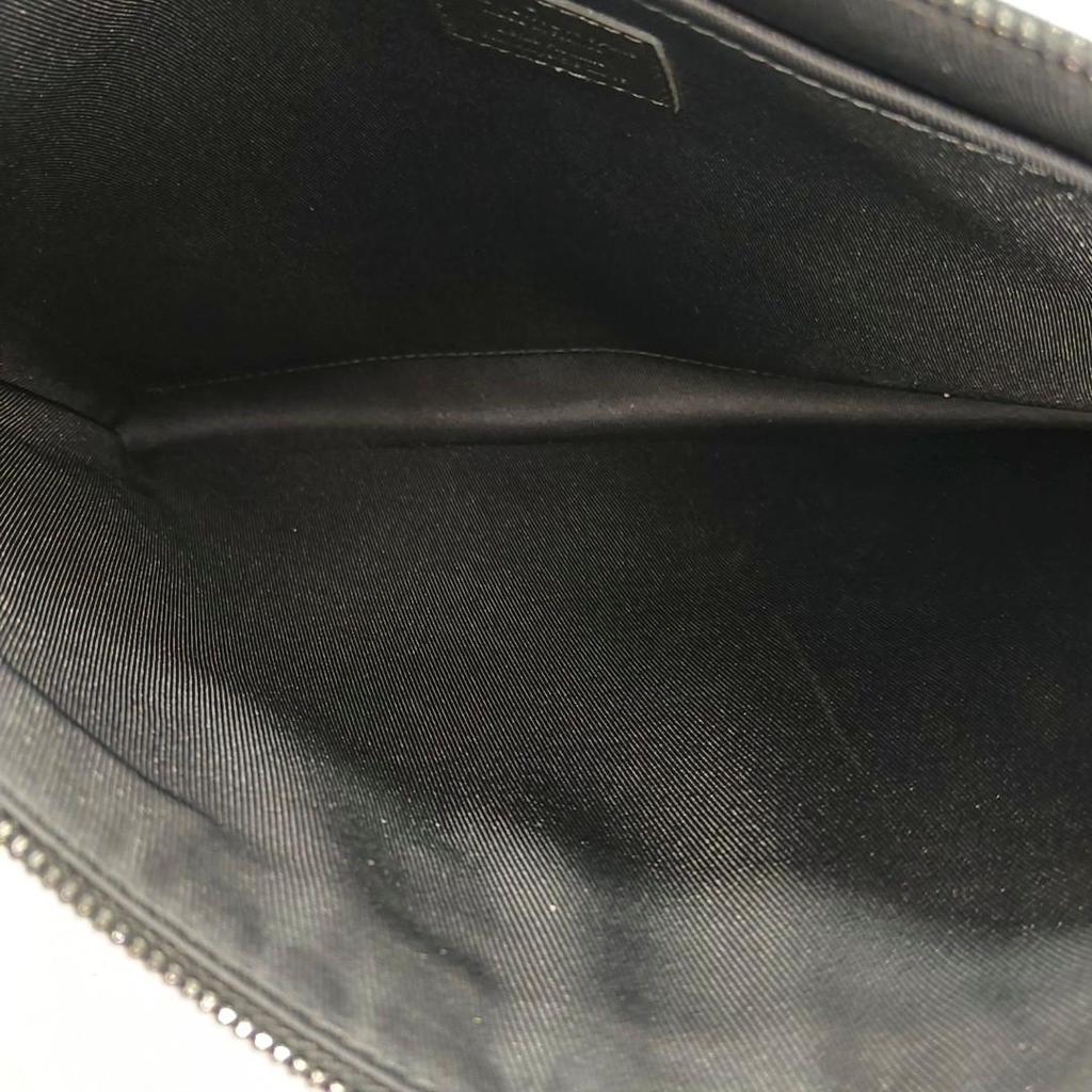 [Pre-Owned] A4 Pouch Monogram Leather Handbag - Very Good #3EFPHN