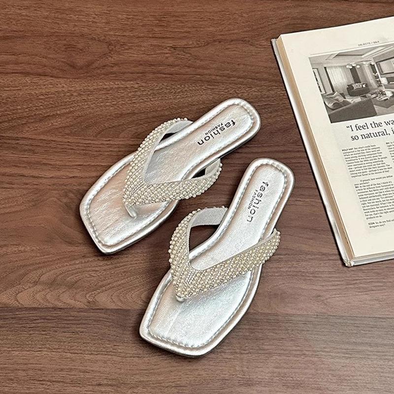 Strass-Zehensandalen 2025 Sommer Französisch neu Voll-Diamant Außen tragen Zehensteg Temperament Design Offene Zehen Coole Hausschuhe