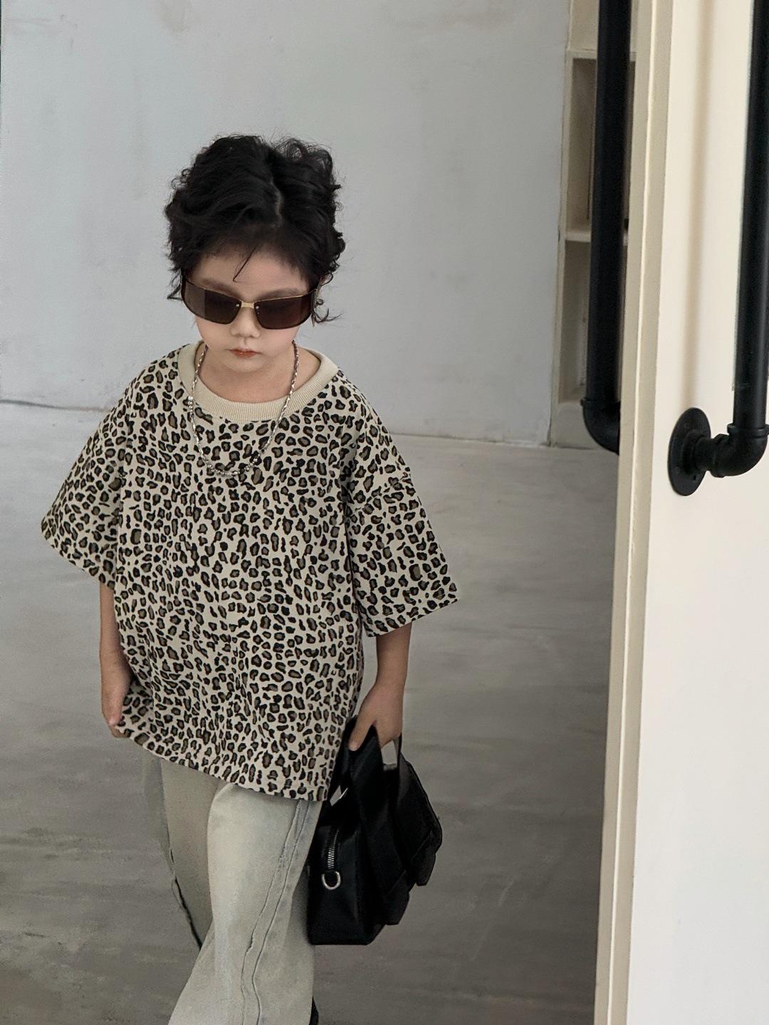 

Летняя мода 2025 года Футболка с коротким рукавом с леопардовым принтом для мальчиков и девочек 130cm цветной печати леопарда