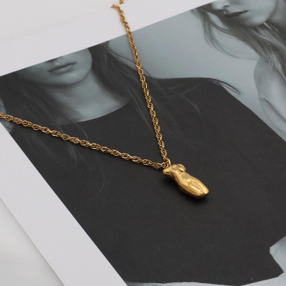 Minimalist 18k Stainless Steel Clavicle Chain with European/American Portrait Pendant for Women